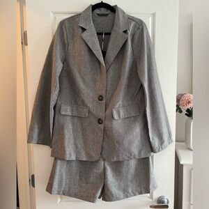 PRE-OWNED SHEIN Gray Blazer and Shorts Set | L